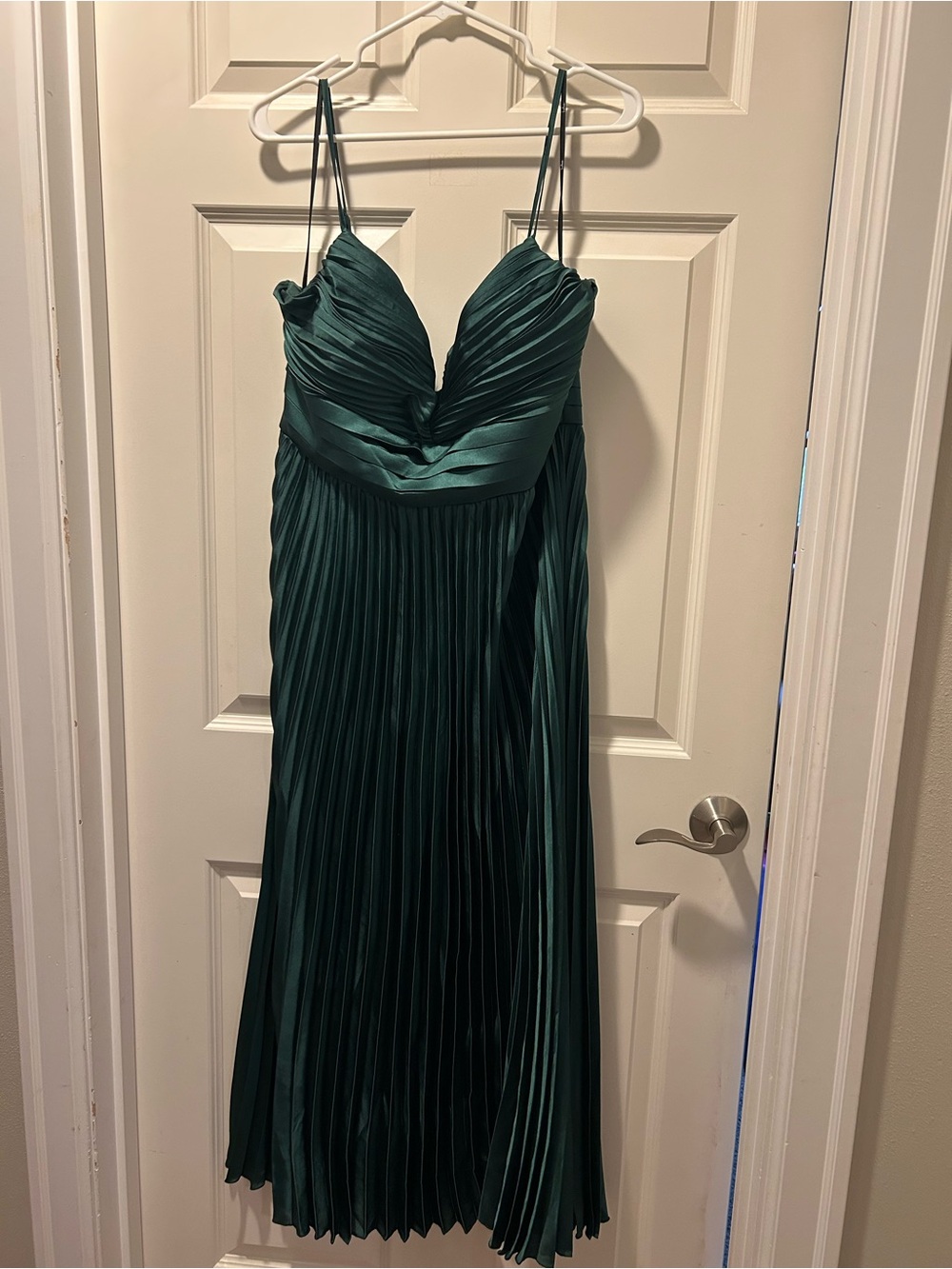 Lulu's Green Pleated Midi Dress with Spaghetti Straps
